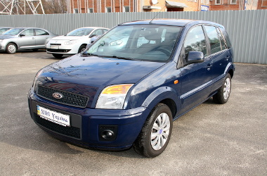 Ford Fusion 2011.