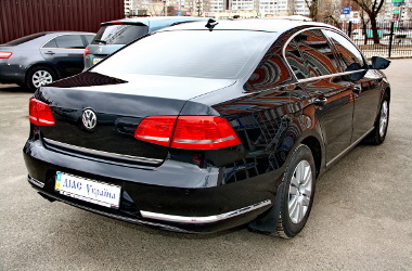 Volkswagen Passat 2012.