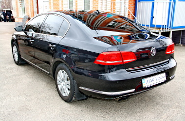 Volkswagen Passat 2012.